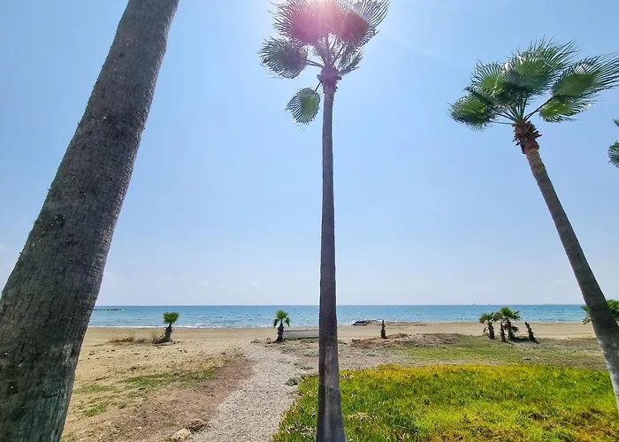 Vibes Beachfront Πύλα