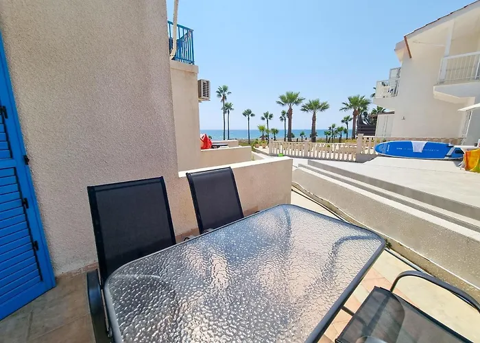 Vibes Beachfront アパート *