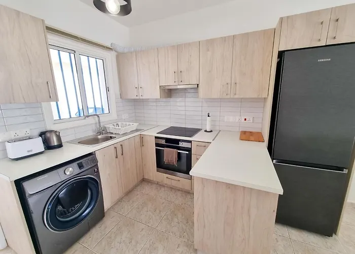 Vibes Beachfront Διαμέρισμα Πύλα